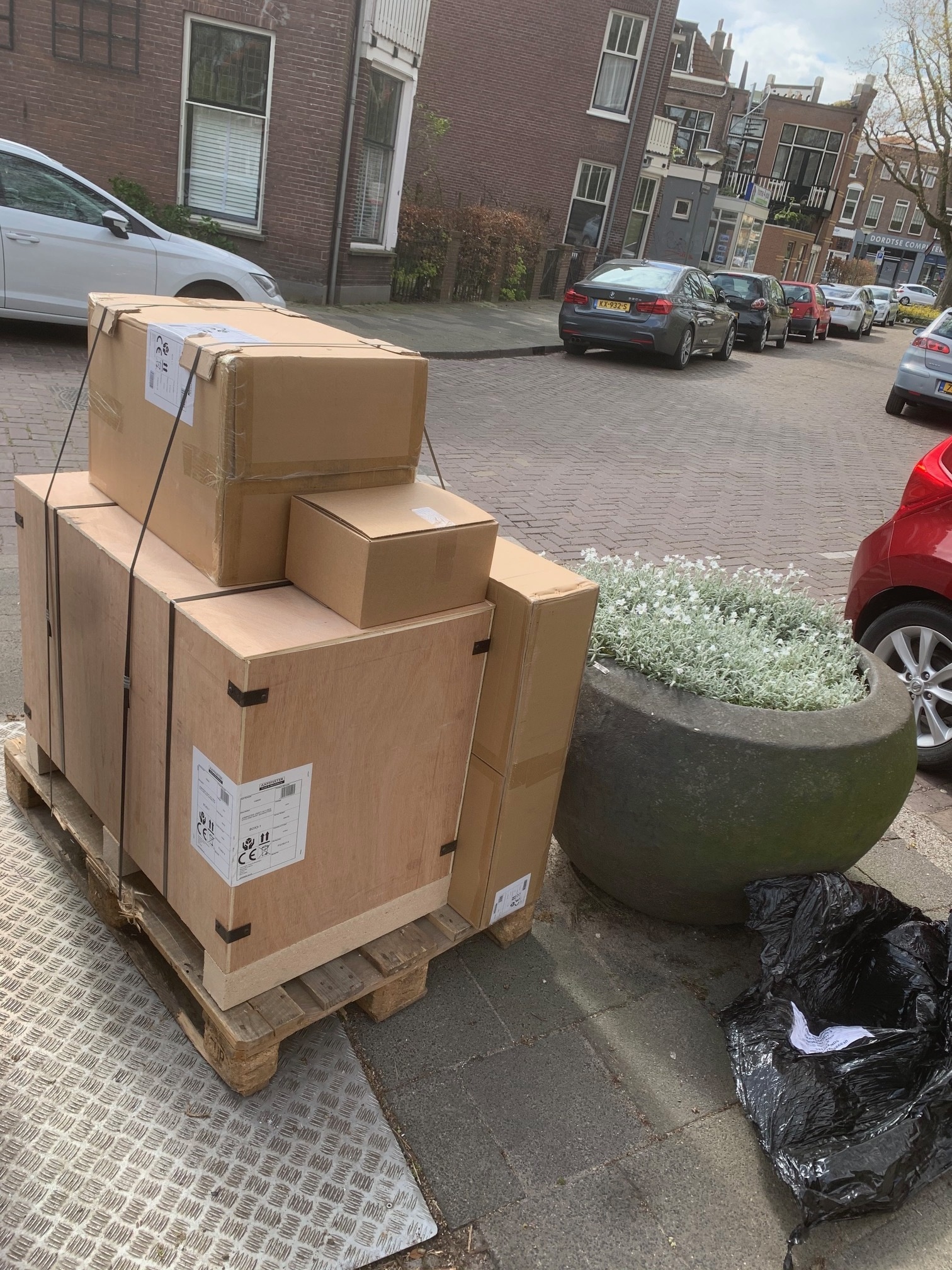 Afbeeldingslocatie: https://tweakers.net/i/i-x02A0l7TupU-gte5VEVtWI4GM=/full-fit-in/4920x3264/filters:max_bytes(3145728):no_upscale():strip_icc():fill(white):strip_exif()/f/image/3qzxZPc6WkGuUhz1Pf39nnef.jpg?f=user_large