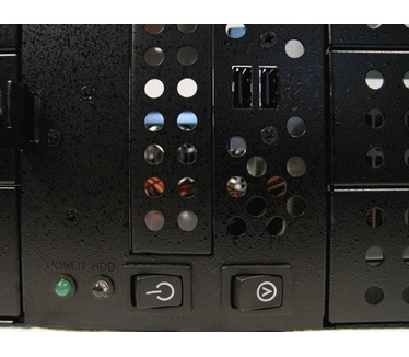 Chieftec UNC-310L-B (3U, E-ATX, 550W, Zwart)