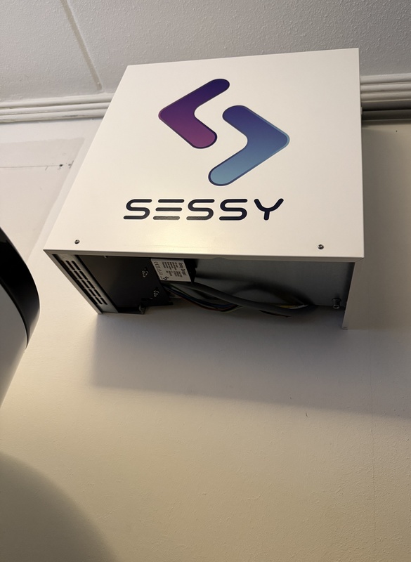 Afbeeldingslocatie: https://tweakers.net/i/iBIoGN8OHvwtsLIskRNgOop4ous=/x800/filters:strip_icc():strip_exif()/f/image/1OzvLxJFTZt4YbH8FIp8MJRn.jpg?f=fotoalbum_large