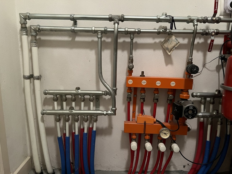 Afbeeldingslocatie: https://tweakers.net/i/iDKftSNOxmb6bQRAzew1uL1lIy0=/800x/filters:strip_icc():strip_exif()/f/image/NjpNbLQwX57gzSeLYvpQD9se.jpg?f=fotoalbum_large