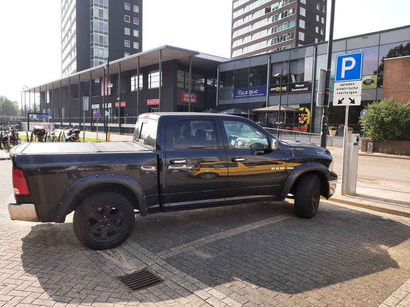 Afbeeldingslocatie: https://tweakers.net/i/iEwTV-5POYVXUGhHtG6atr0u160=/800x/filters:strip_icc():strip_exif()/f/image/0LRdOtidkqelPQJT06tooIHT.jpg?f=fotoalbum_large