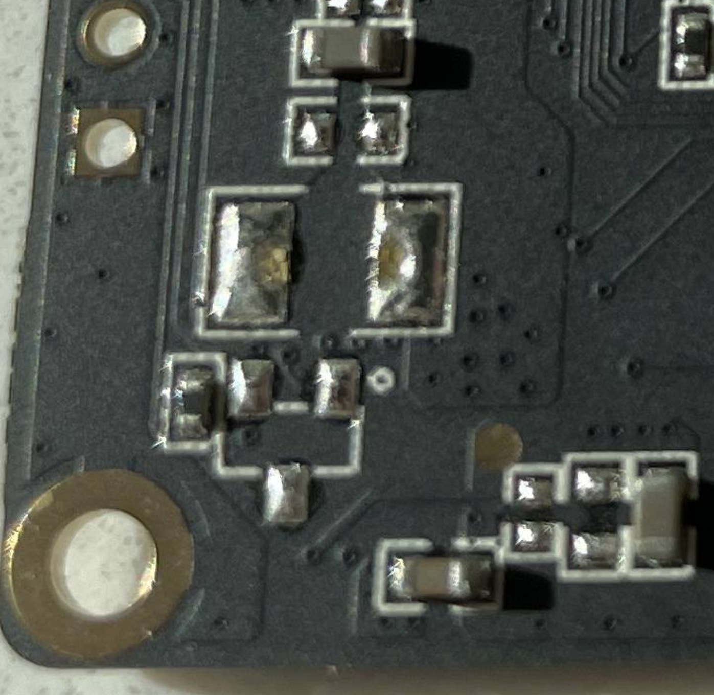 Afbeeldingslocatie: https://tweakers.net/i/iFoWm9BEg48v0MoY1ZR0L9IgZgw=/fit-in/4920x3264/filters:max_bytes(3145728):no_upscale():strip_icc():strip_exif()/f/image/opcC1fwEDalEiBWj0ZvkD8FA.jpg?f=user_large