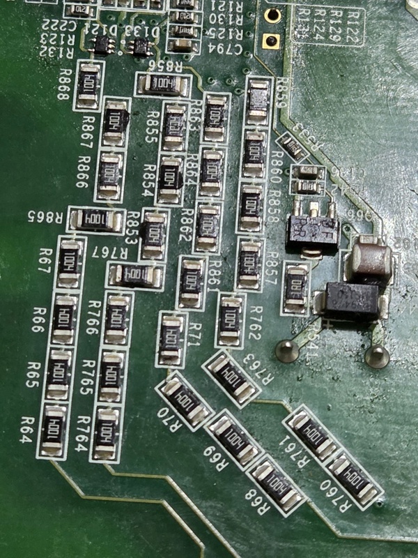 Afbeeldingslocatie: https://tweakers.net/i/iI6M09IjudBJHeYsrI4za-Iq6QY=/x800/filters:strip_icc():strip_exif()/f/image/Y5oW2B4VBmS2MF0wIwMZYAwA.jpg?f=fotoalbum_large