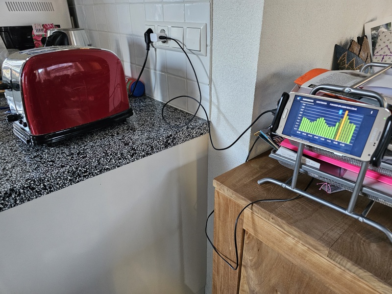 Afbeeldingslocatie: https://tweakers.net/i/iIH_3owjvzV-r7HZU9TGBujBjXM=/800x/filters:strip_icc():strip_exif()/f/image/JzK1zdZSllTCOqeLf4MdDGbt.jpg?f=fotoalbum_large