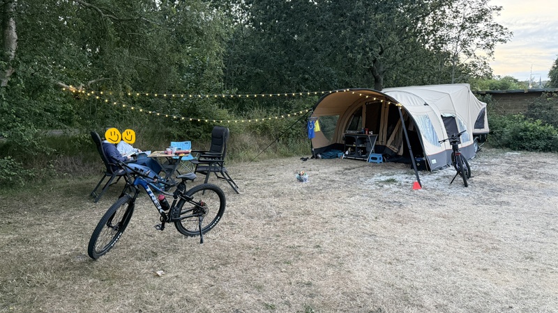Afbeeldingslocatie: https://tweakers.net/i/iRUdozZGq5wIQwfErY4jn12vP00=/800x/filters:strip_icc():strip_exif()/f/image/P4oDxBPAtYodemcUSLT62kGW.jpg?f=fotoalbum_large