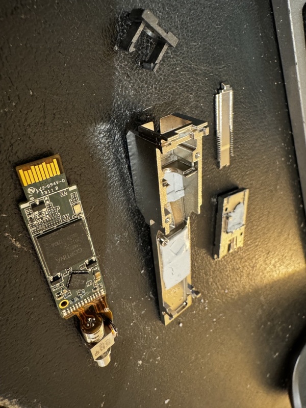 Afbeeldingslocatie: https://tweakers.net/i/iV-GL7hqfrLFVk08zuYLmxG1sP0=/x800/filters:strip_icc():strip_exif()/f/image/z2sLSOheODlC8gMGVoRDGMMX.jpg?f=fotoalbum_large