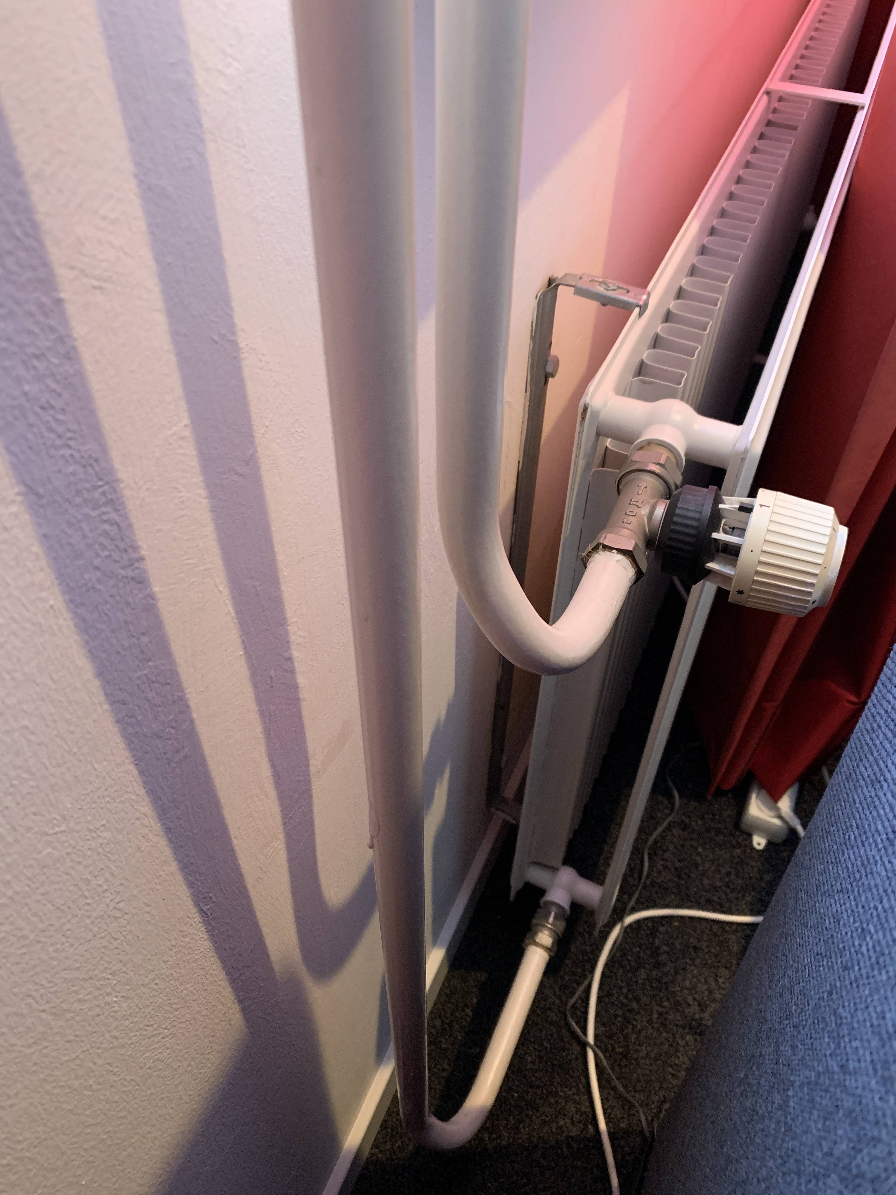 Vloerverwarming wordt niet warm genoeg, te grote verdeler? Bouwen en klussen GoT