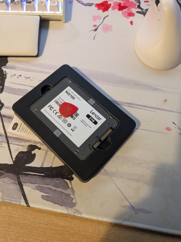 Afbeeldingslocatie: https://tweakers.net/i/iXpcnScUsw3MIOTz_yq_v_SUwTg=/620x/filters:strip_icc():strip_exif()/m/462400/1WktknhRCY6QZYcWBd4qYk2p1VHQ8zVC8MUGQQVeZYBFhxqeaL.jpeg?f=620xauto