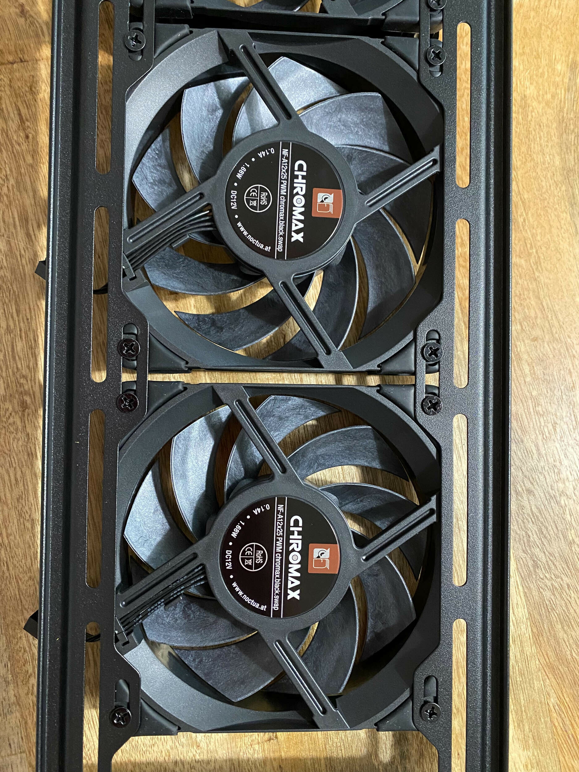 Noctua NF-A12x25 PWM chromax.black.swap, 120mm - grimson - Product