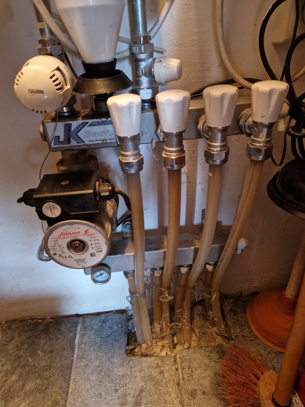 Afbeeldingslocatie: https://tweakers.net/i/iaTCWbnhf9TcIf_DWcliomstVVE=/x800/filters:strip_icc():strip_exif()/f/image/hpemYL8lLVilSwFFBbOu1UM4.jpg?f=fotoalbum_large