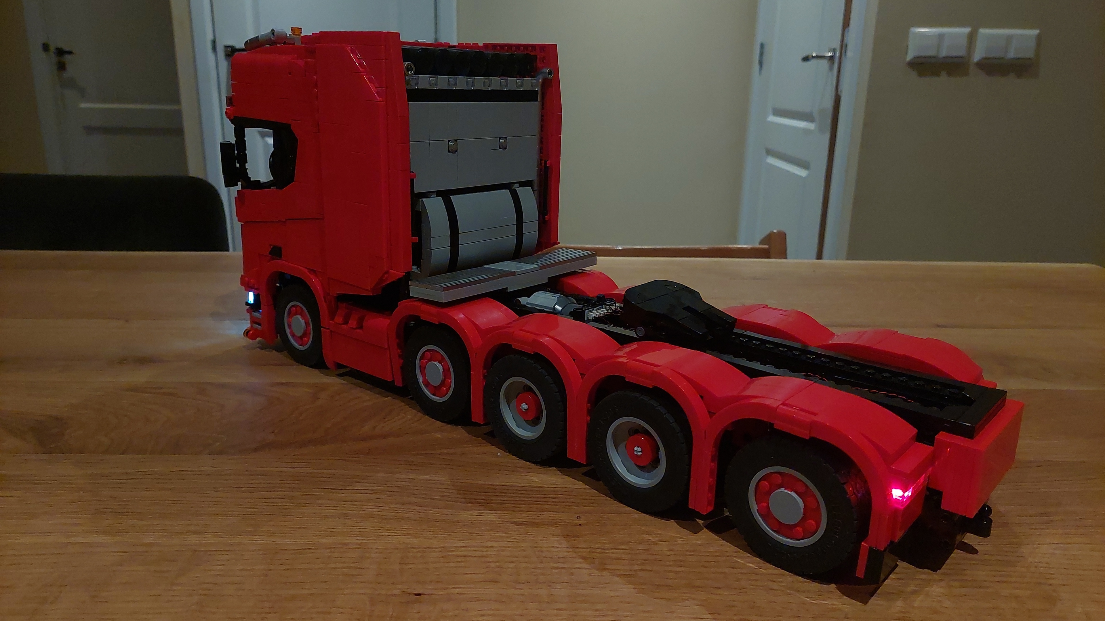 Afbeeldingslocatie: https://tweakers.net/i/ihk44Z9Mz3J1QawpdFgOQvYmmkc=/fit-in/4920x3264/filters:max_bytes(3145728):no_upscale():strip_icc():strip_exif()/f/image/otm3tMYLOIDvT97tkVkJpHYj.jpg?f=user_large