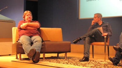 Gabe Newell en Ed Fries in gesprek - foto GeekWire