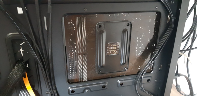 Afbeeldingslocatie: https://tweakers.net/i/imvm1hFgqkElYoFSg7I0U6qS3dM=/800x/filters:strip_icc():strip_exif()/f/image/hu4OGpjGcVVxNk6rzMzeFcIQ.jpg?f=fotoalbum_large