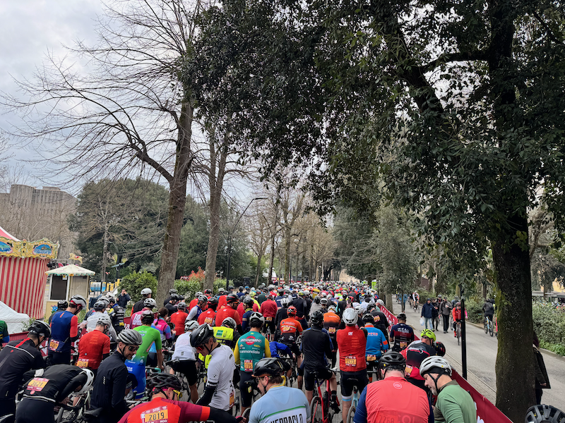 Afbeeldingslocatie: https://tweakers.net/i/io_RNRqSPFwCkAyn6TmD_rADGTs=/fit-in/4000x4000/filters:no_upscale():strip_exif()/f/image/tz48iFH2pxn2I99VOkfinJrU.png?f=user_large