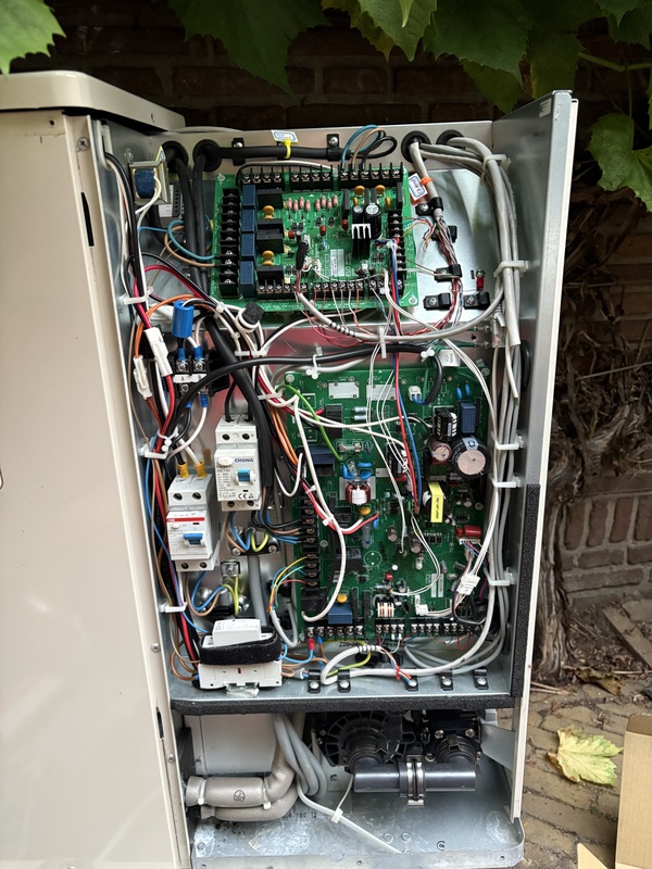 Afbeeldingslocatie: https://tweakers.net/i/iqOfaQOlRmEe4G1BOKRMEyPG9ro=/x800/filters:strip_icc():strip_exif()/f/image/mXl97dPam2m3gP6Q958op0XH.jpg?f=fotoalbum_large