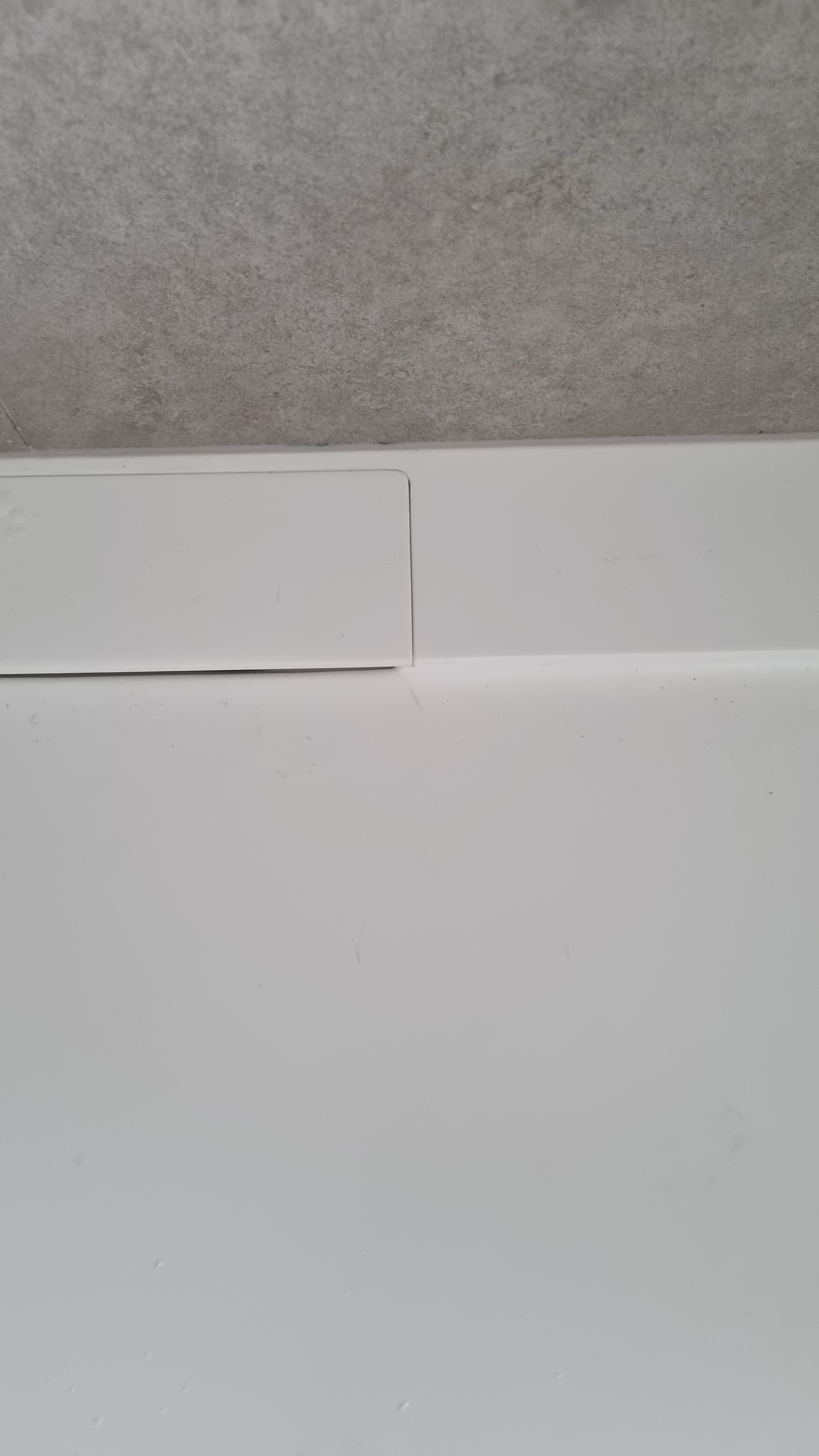 Hoe barst in Solid Surface douchebak herstellen? Bouwen en klussen GoT