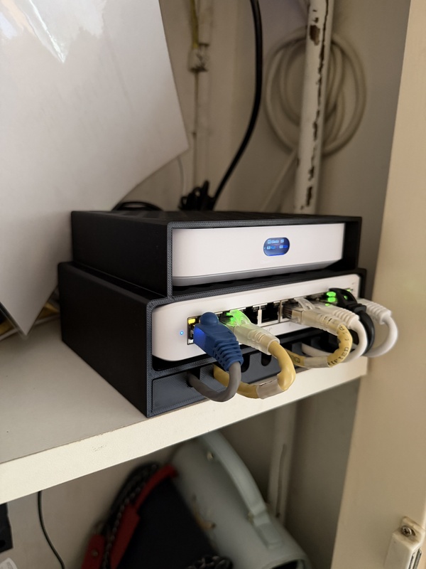 Afbeeldingslocatie: https://tweakers.net/i/iun0OHzEpgJL1wH6eNfDsU2Z0I8=/x800/filters:strip_icc():strip_exif()/f/image/0WL0qQhobKahXTxP6R2Tqmhr.jpg?f=fotoalbum_large