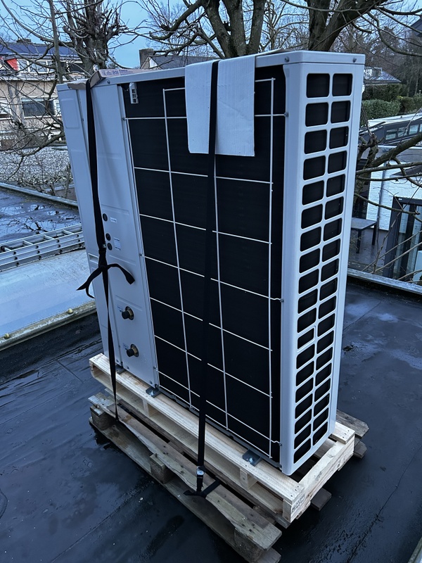 Afbeeldingslocatie: https://tweakers.net/i/iwdrdK7YN_IGrvITker2iv3oaqI=/x800/filters:strip_icc():strip_exif()/f/image/5rc7GhRhq0WcfNdPgBr3pMDw.jpg?f=fotoalbum_large