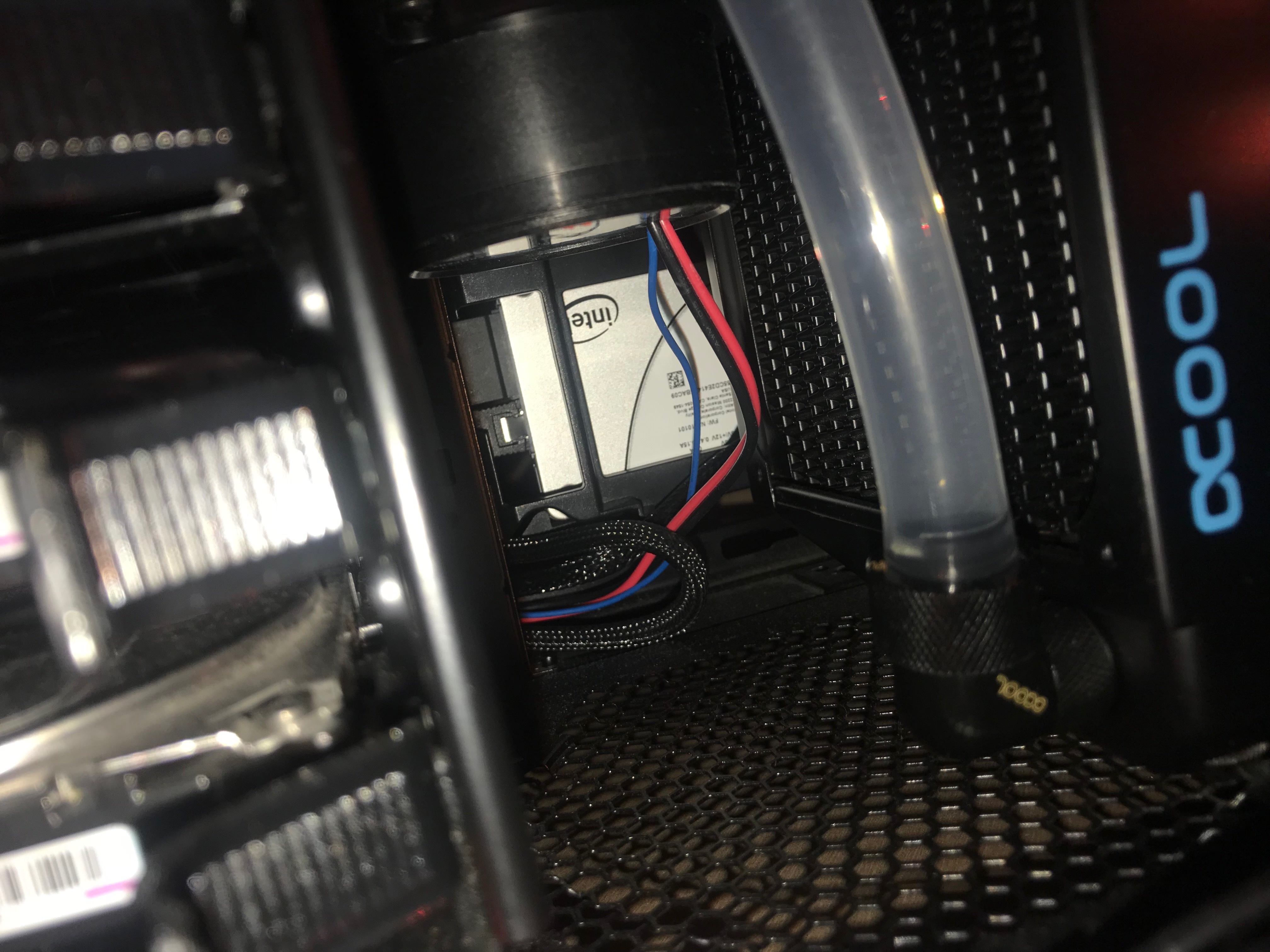 https://tweakers.net/i/iz8ICwWchqq1u3poDrxx3OIc1f4=/m/562916/1EsKzo2ncb0QdFQjL63EAEZJfPbf4TLKmvocGDS4wVodilHWGb