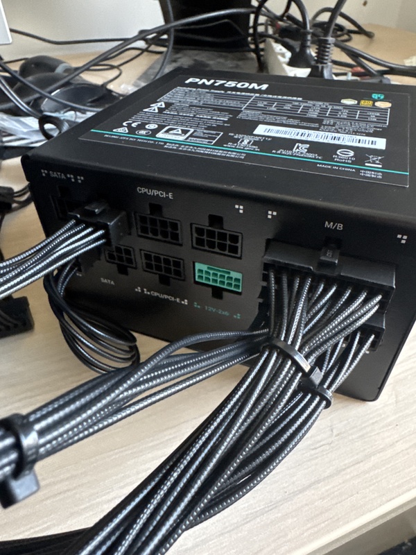 Afbeeldingslocatie: https://tweakers.net/i/j-cAbenikCvXM-EZngBpo2wgW_4=/x800/filters:strip_icc():strip_exif()/f/image/DeJrIQJ3SbY5y9Gjaa8ojlil.jpg?f=fotoalbum_large