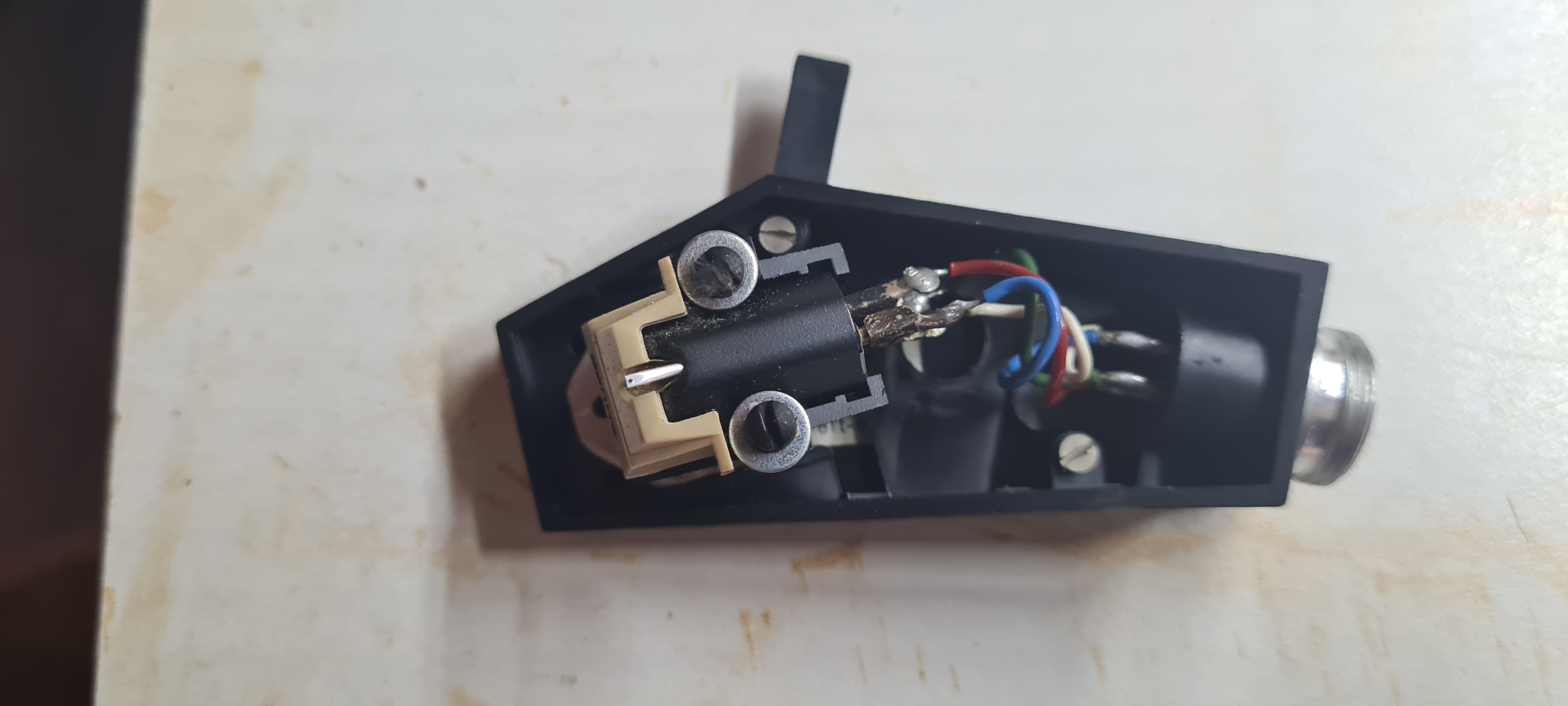 Afbeeldingslocatie: https://tweakers.net/i/j00fkpMxVyduV0I36B3UrChuqs4=/full-fit-in/4920x3264/filters:max_bytes(3145728):no_upscale():strip_icc():fill(white):strip_exif()/f/image/fyrCz8pkpu9sPopH37FUQnbt.jpg?f=user_large