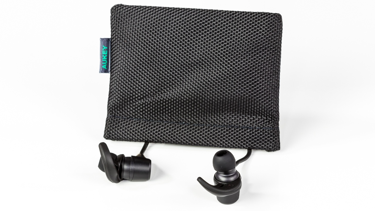 Goedkope Bluetooth Oordoppen Aukey Ep B40 Round Up Tweakers