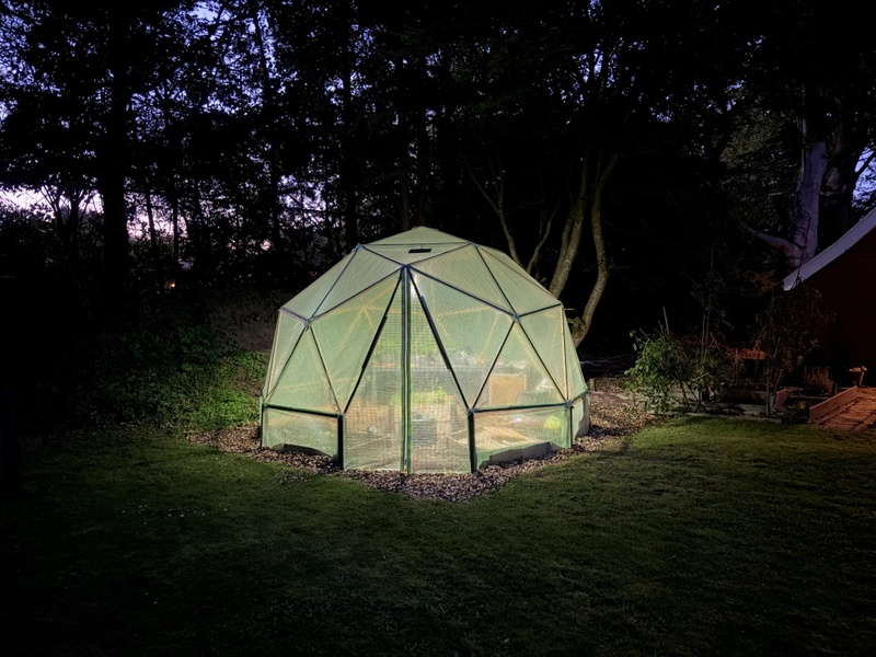 Afbeeldingslocatie: https://tweakers.net/i/j6GhPe-EnDWjA7GG-rgEuPDb7Kk=/800x/filters:strip_icc():strip_exif()/f/image/WW21iEAz7YrPgkzWlBl9Tmin.jpg?f=fotoalbum_large