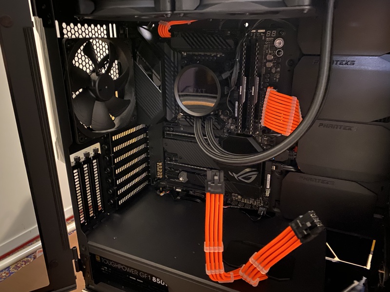 Afbeeldingslocatie: https://tweakers.net/i/j6gP9Xxbww56itAa9W0NMfrAsE4=/800x/filters:strip_icc():strip_exif()/f/image/WcVnFtftUq3hRYQuHtWhvhoM.jpg?f=fotoalbum_large