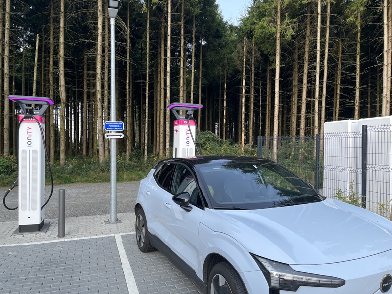 Afbeeldingslocatie: https://tweakers.net/i/j7f8iZXKZ26K3EVJKeZb1CMR4Io=/800x/filters:strip_icc():strip_exif()/f/image/rv08M2JwgOpjKXEnrHEhO8wz.jpg?f=fotoalbum_large