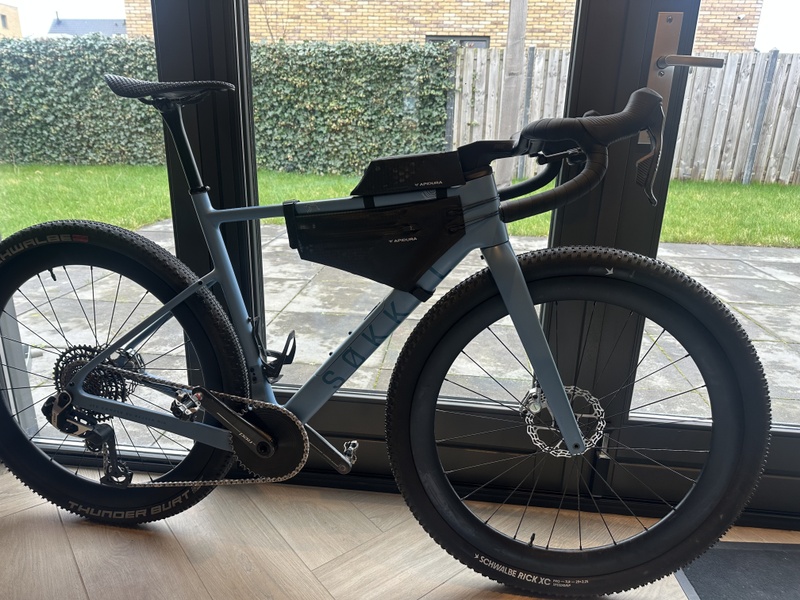 Afbeeldingslocatie: https://tweakers.net/i/j8rWbNbyhna15fqp9fp1am1wAK0=/800x/filters:strip_icc():strip_exif()/f/image/C6PFMQBgwhkdNJNX86Dw9UEW.jpg?f=fotoalbum_large