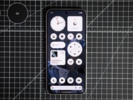 Nothing Phone 4a Pro voor- en achterkant