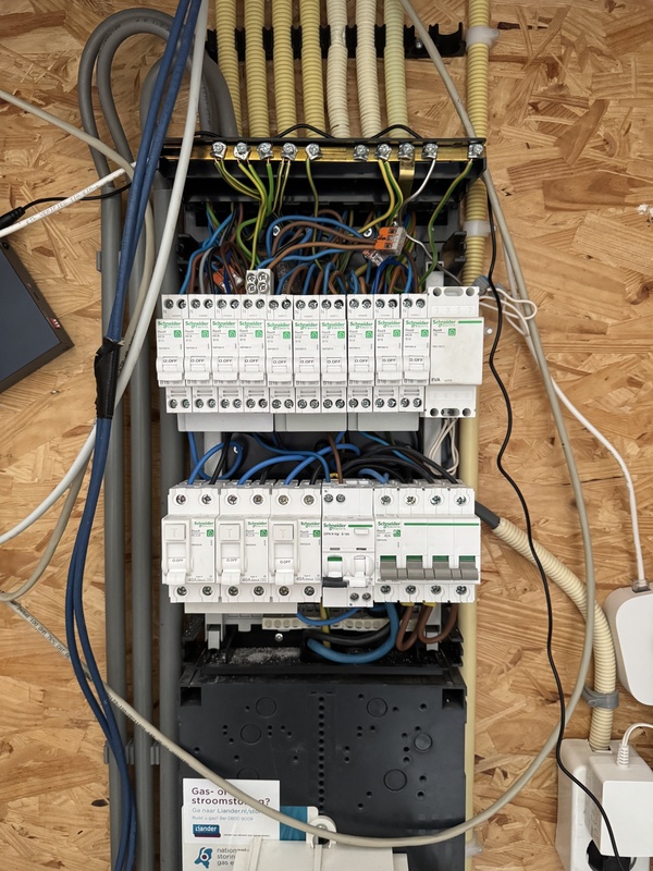 Afbeeldingslocatie: https://tweakers.net/i/jABNzXkddMKIuBH3-wBju3EESsk=/x800/filters:strip_icc():strip_exif()/f/image/OfZ2FNchWNVrDwCXaFhlcALt.jpg?f=fotoalbum_large