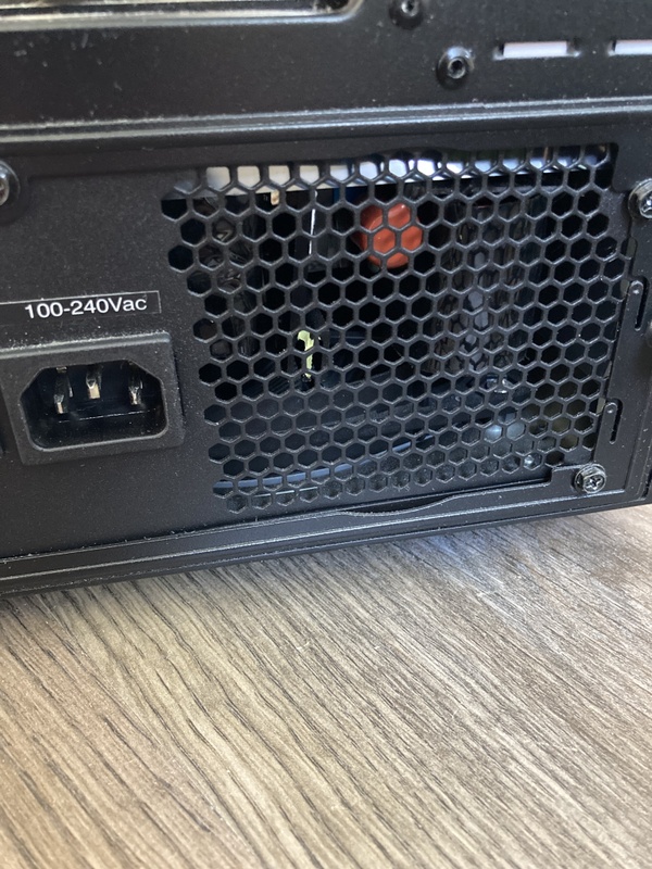 Afbeeldingslocatie: https://tweakers.net/i/jHGujZSS-BwEh6KvlGqVIfLjsOE=/x800/filters:strip_icc():strip_exif()/f/image/YHh8jbMSYAPAG3ssiCIsf8t1.jpg?f=fotoalbum_large