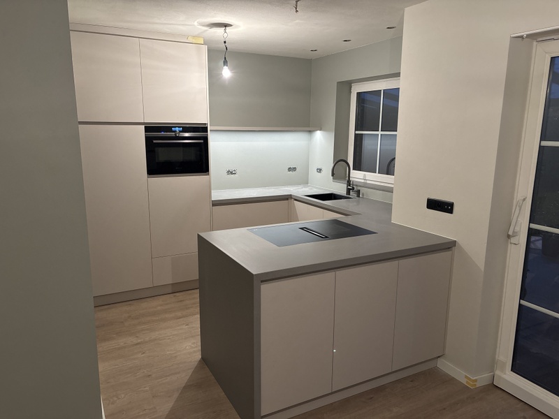 Afbeeldingslocatie: https://tweakers.net/i/jHgxqOUjaR6UsyjpieHt1en5t4s=/800x/filters:strip_icc():strip_exif()/f/image/le32S7S3k2FpG390qGzIHiLn.jpg?f=fotoalbum_large