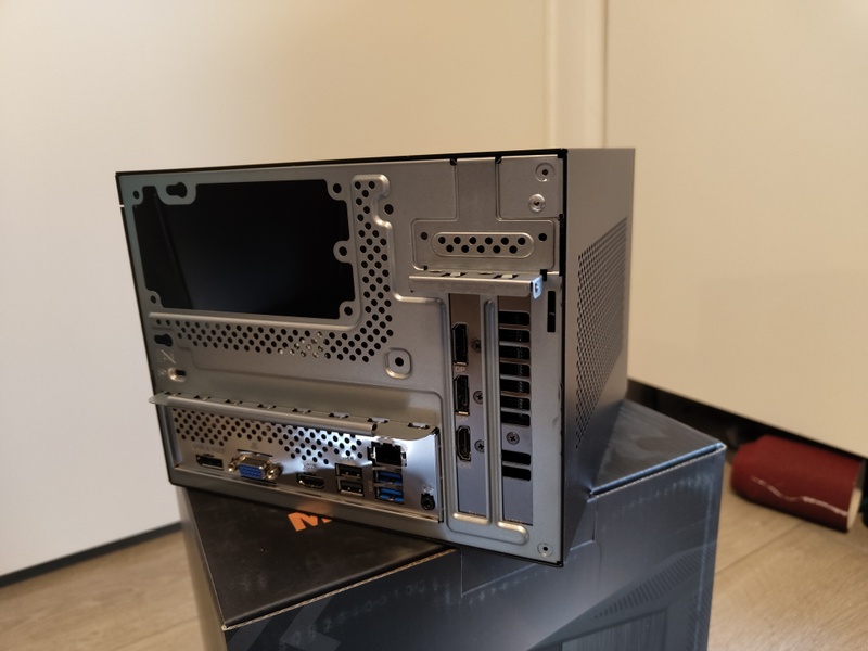 Afbeeldingslocatie: https://tweakers.net/i/jQ3m-VniDjdrcD_LeR7-vZD9Nbs=/800x/filters:strip_icc():strip_exif()/f/image/MAcjg5ggeI9AuEEy8rltyeHt.jpg?f=fotoalbum_large