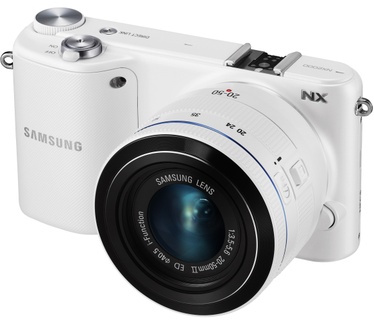 Samsung NX2020 + 20-50mm f/3.5-5.6 ED II NX Wit