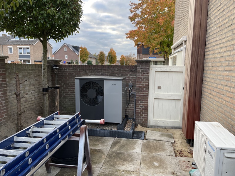 Afbeeldingslocatie: https://tweakers.net/i/ji_vHQPpn4Ks9c6JSoppsLILyEs=/800x/filters:strip_icc():strip_exif()/f/image/nu5JhnPWFHAWsJ8UP6e7w8rh.jpg?f=fotoalbum_large