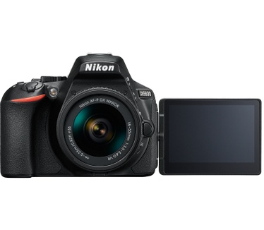 Nikon D5600 + AF-P DX 18-55mm VR + 16GB SD