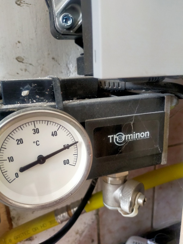 Afbeeldingslocatie: https://tweakers.net/i/jvcsMuhlfoKBST7-0GofzsKXuXQ=/x800/filters:strip_icc():strip_exif()/f/image/kYCJZsrbBe6U8IDLDRIx0hKC.jpg?f=fotoalbum_large