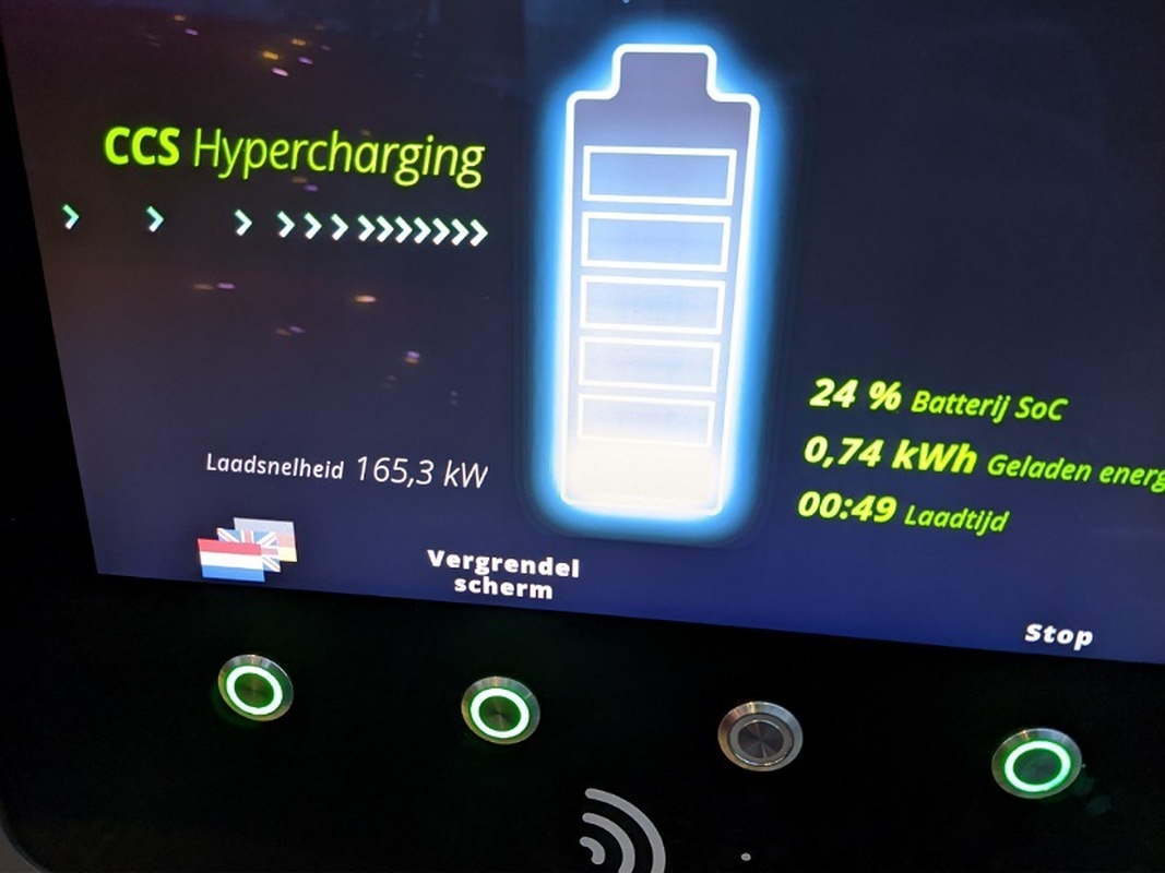 Afbeeldingslocatie: https://tweakers.net/i/jwiMdAJ4hlAuaaxUuYfZ5kCGn9A=/full-fit-in/4920x3264/filters:max_bytes(3145728):no_upscale():strip_icc():fill(white):strip_exif()/f/image/F7LwA9UmRVDeM9Vo1yGF2Dbp.jpg?f=user_large