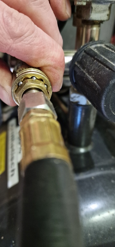 Afbeeldingslocatie: https://tweakers.net/i/jwleDF80fgrOfVZai97MwKqOT_s=/x800/filters:strip_icc():strip_exif()/f/image/wwmGzh8ZrZ3utnd5bGrpAB90.jpg?f=fotoalbum_large