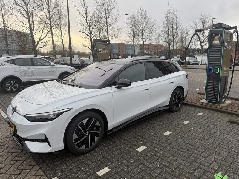 Afbeeldingslocatie: https://tweakers.net/i/k9QxrcG5-AEjYIMKOTqCFKUSn48=/800x/filters:strip_icc():strip_exif()/f/image/hQKpSa4NB6fif8H7JBZKdeuB.jpg?f=fotoalbum_large