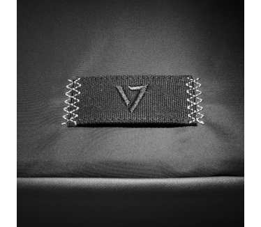V7 8WH733