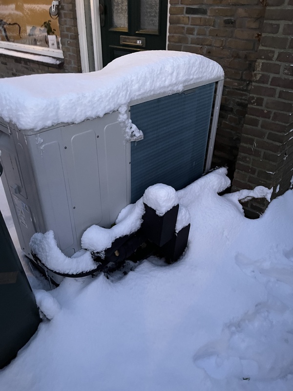 Afbeeldingslocatie: https://tweakers.net/i/kDFRitPLi30LY5A0QZ42DguRtbs=/x800/filters:strip_icc():strip_exif()/f/image/aTsmF6etcoqM5nrvCv1AS4rx.jpg?f=fotoalbum_large