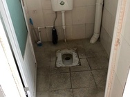 Wc in Foxconn-vestiging voor Amazon (foto: China Labor Watch)