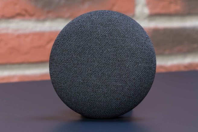 Productfoto's en teardown Google Home Mini en Nest Mini