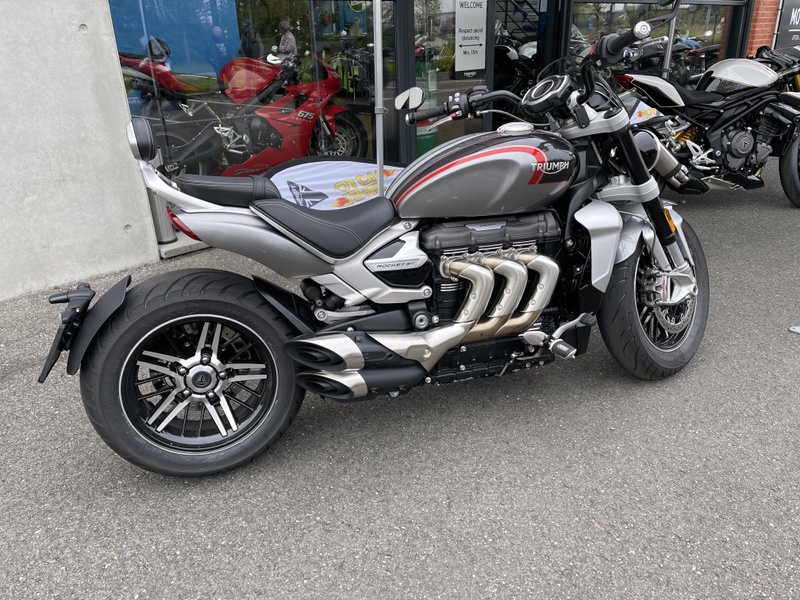 Afbeeldingslocatie: https://tweakers.net/i/kIZwbSoSJecrV41NKDDQRLOsXMg=/800x/filters:strip_icc():strip_exif()/f/image/SmnAFWEEGDE9qtJMATlT70Yy.jpg?f=fotoalbum_large