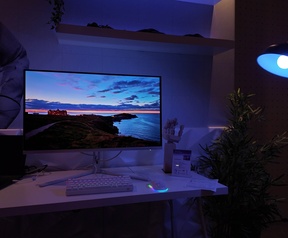 Philips AmbiScape op Evnia-monitor in actie