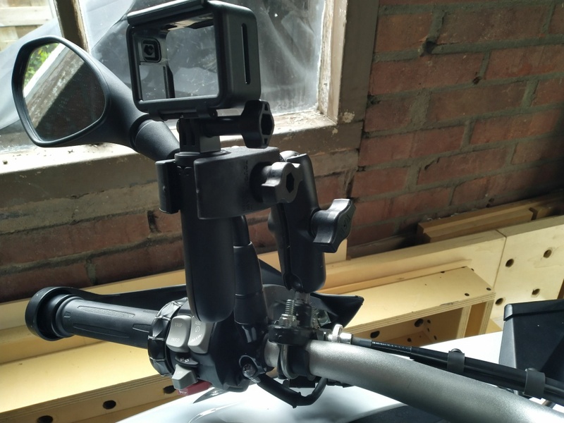 Afbeeldingslocatie: https://tweakers.net/i/kSZMldULSKv0e1gH9R8-TEmTuBg=/800x/filters:strip_icc():strip_exif()/f/image/5BAL26gyLHNjn6Sspip5vrEN.jpg?f=fotoalbum_large