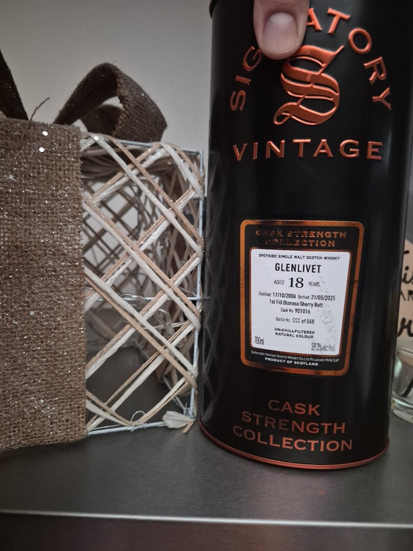 Afbeeldingslocatie: https://tweakers.net/i/kT3ttQeBmalyPF7JhthOLHGDmS0=/x800/filters:strip_icc():strip_exif()/f/image/4D4hJF1lF3bKDeX4sMmQMtnd.jpg?f=fotoalbum_large